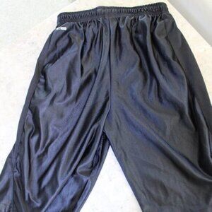 Reebok shorts basketball shorts size 10/12 Kids